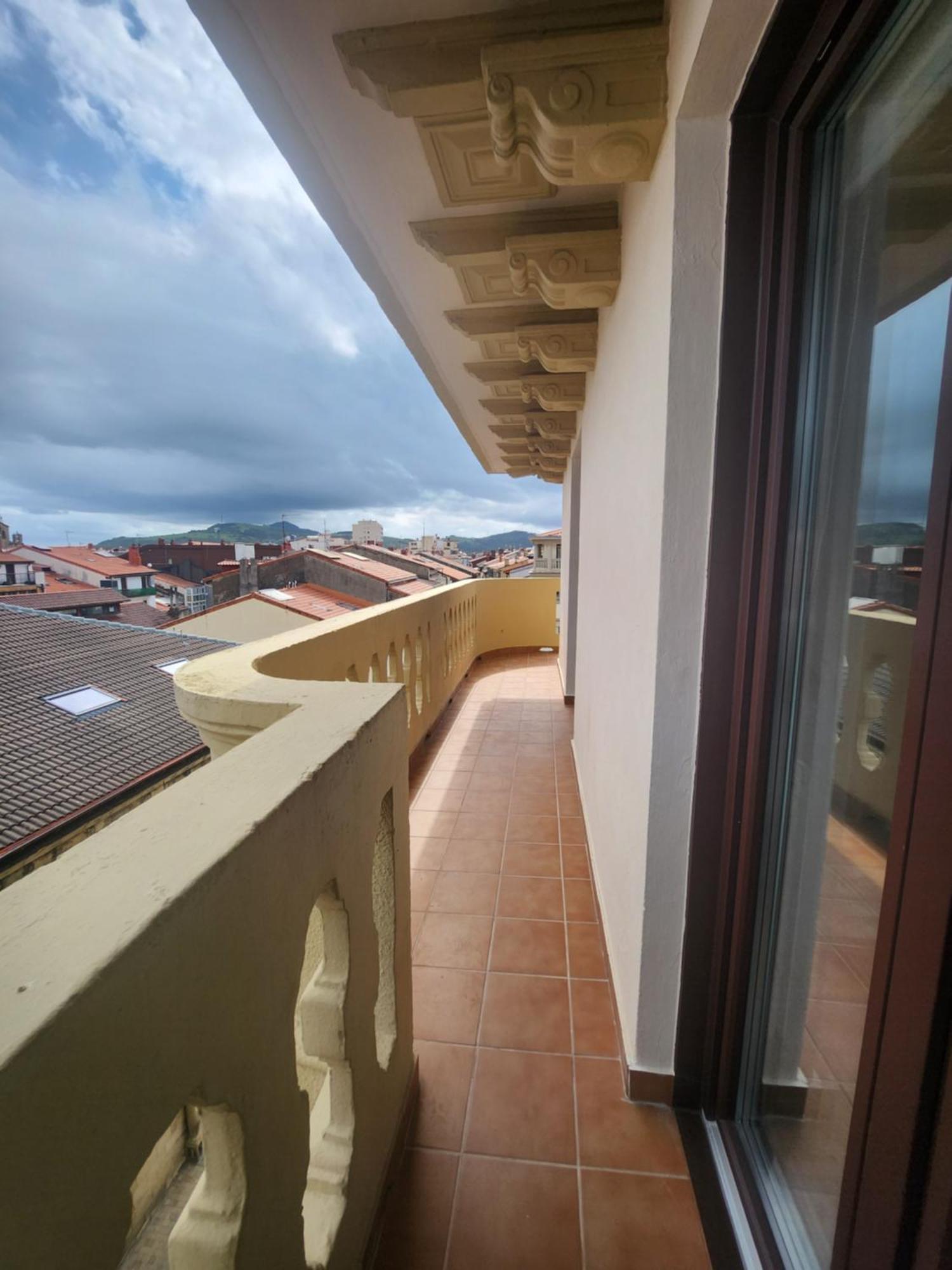 Appartamento Piso centrico amplio-luminoso Zarautz Esterno foto